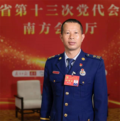 湛江市工農消防救援站站長助理張誌添代表：“火焰藍”全力守護群眾安全